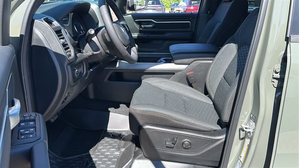 Used 2026 RAM 1500 Big Horn AWD/4WD image 13