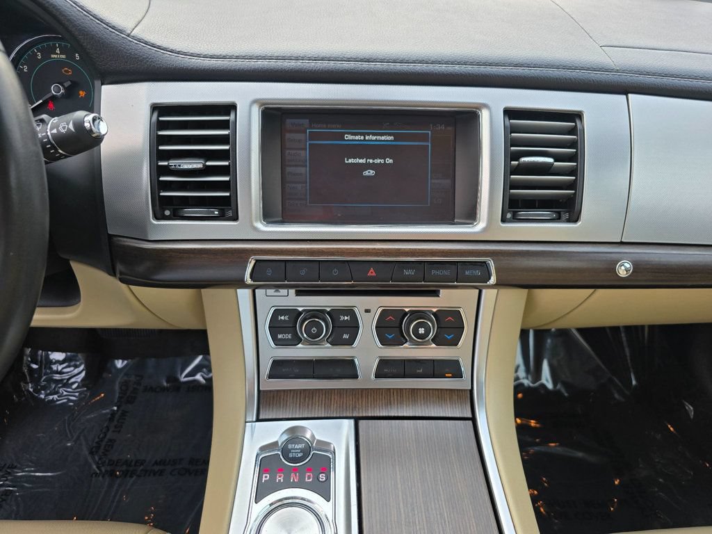 Used 2012 Jaguar XF RWD image 20
