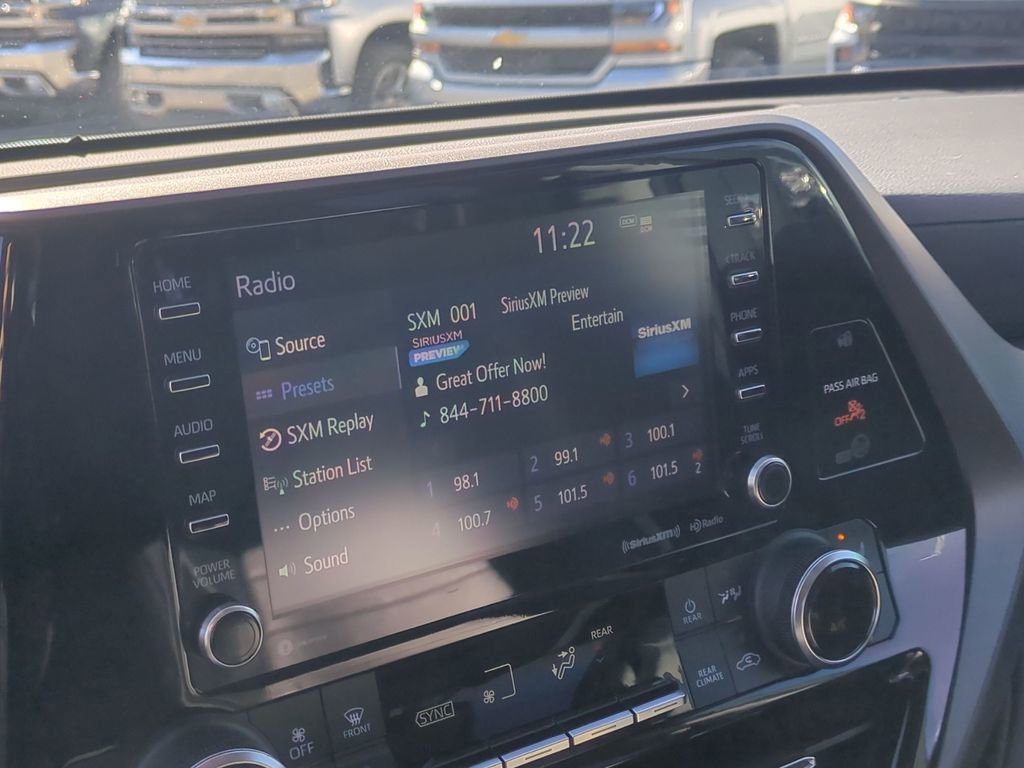 Used 2021 Toyota Highlander XLE image 18