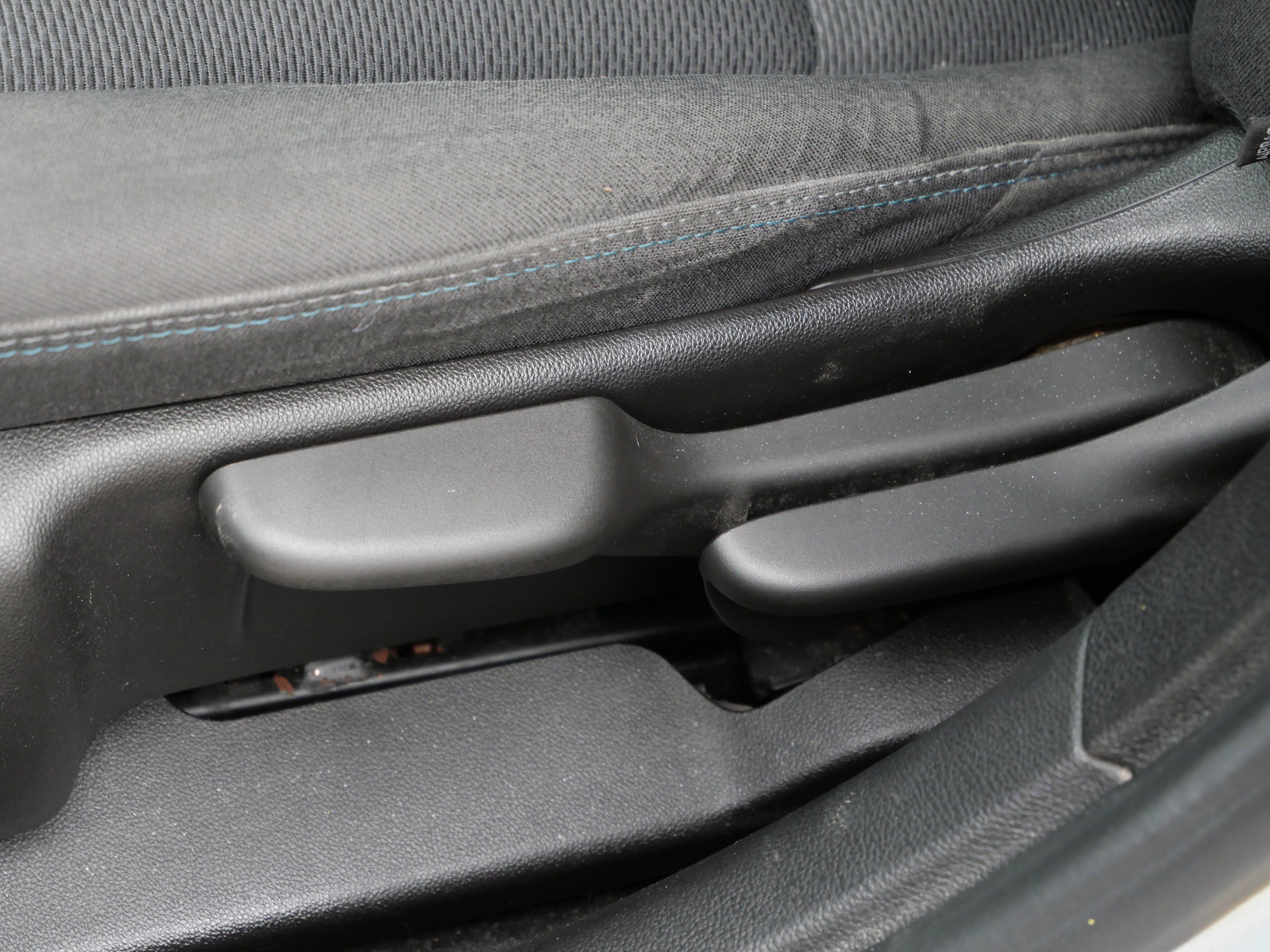 Used 2016 Chevrolet Cruze LT FWD image 19