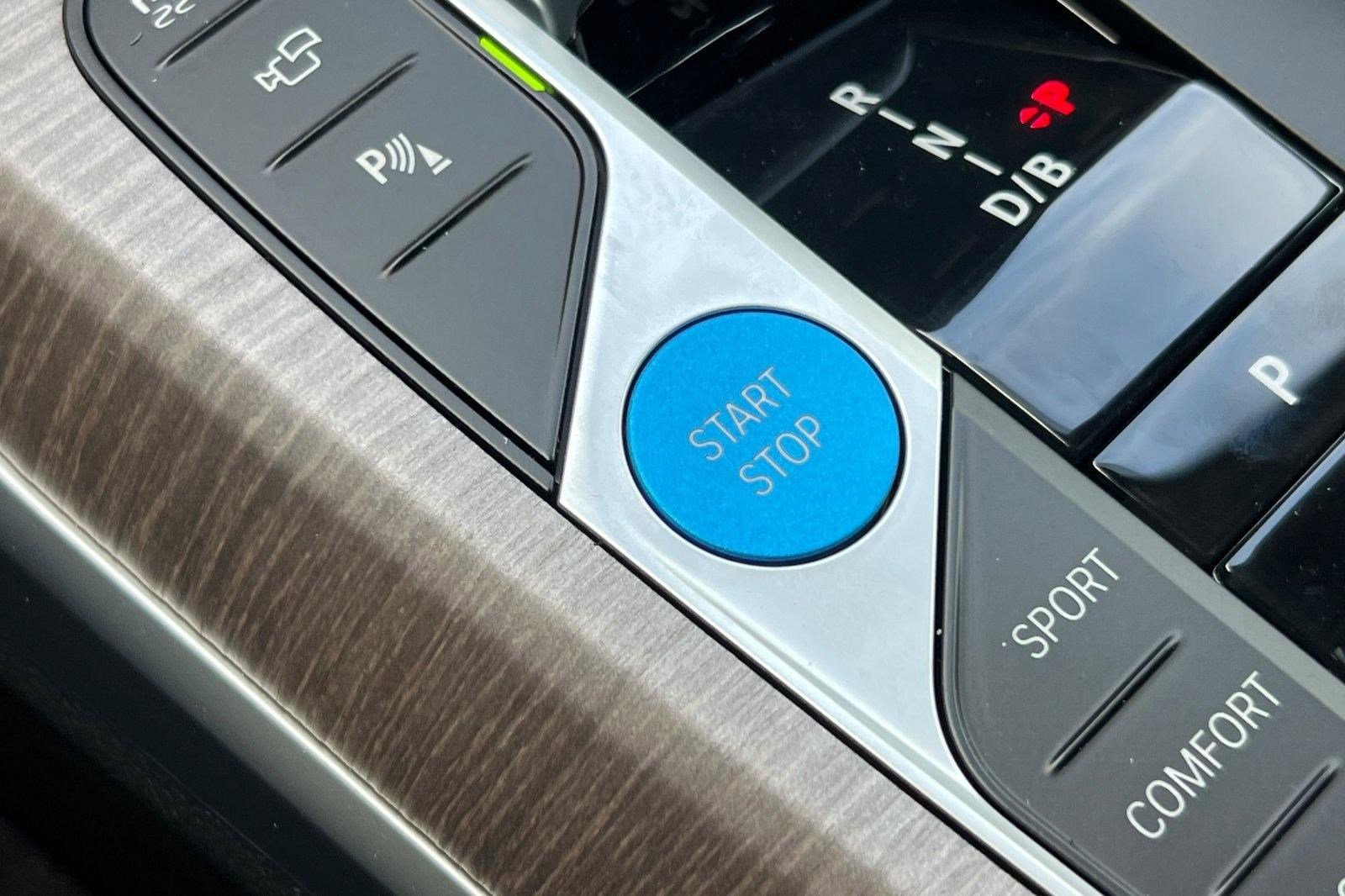 Used 2025 BMW i4 eDrive40 w/ Premium Package image 18