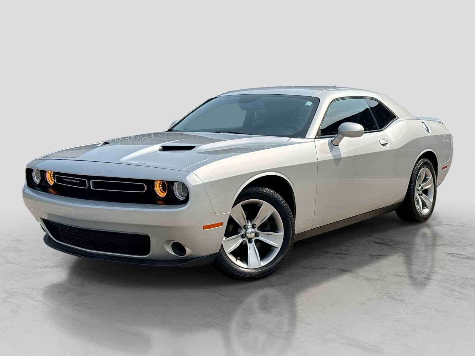 Used 2020 Dodge Challenger SXT RWD video 1