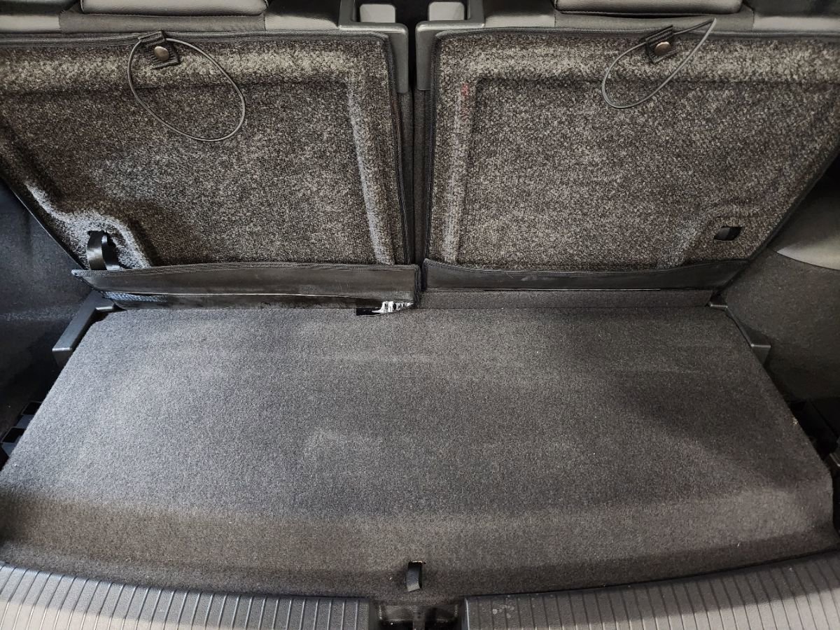 Used 2024 Volkswagen Tiguan SE R-Line image 54