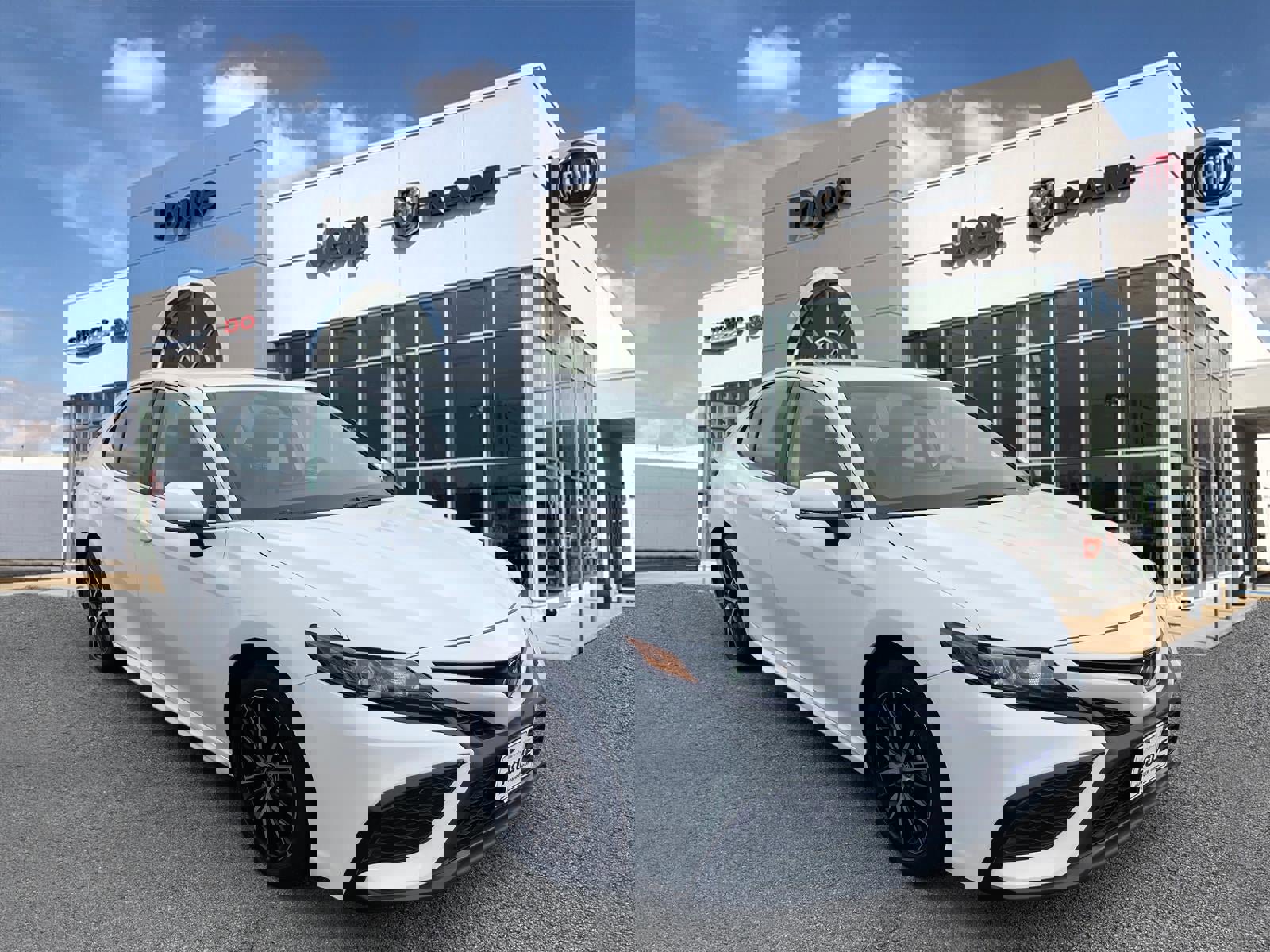 Used 2024 Toyota Camry SE image 1