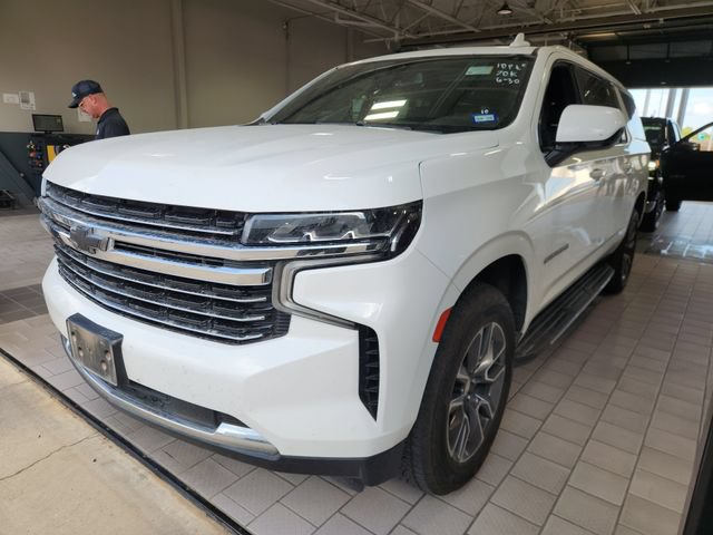 Used 2021 Chevrolet Suburban LT RWD image 3