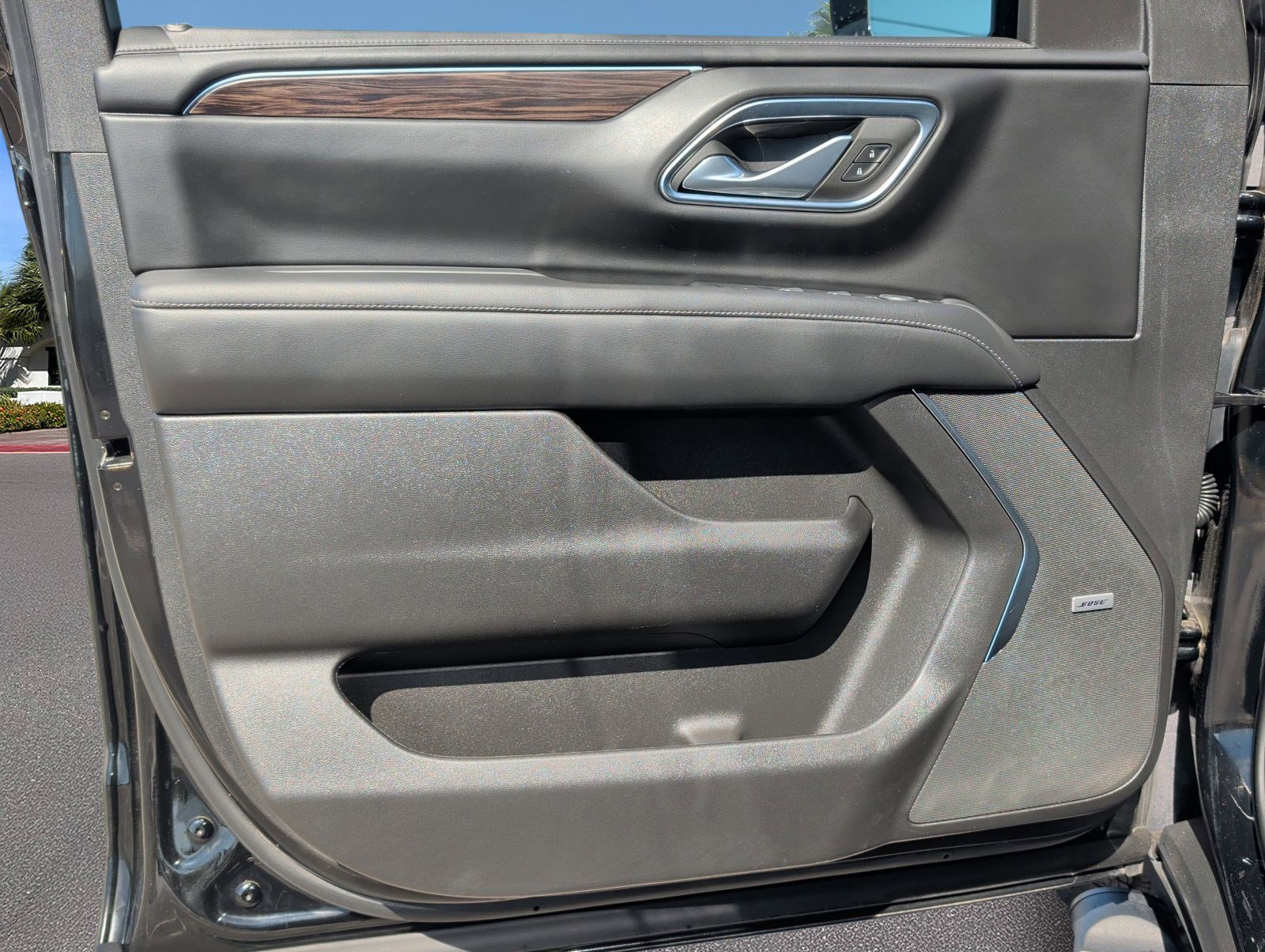 Used 2023 Chevrolet Suburban Z71 w/ Luxury Package image 8