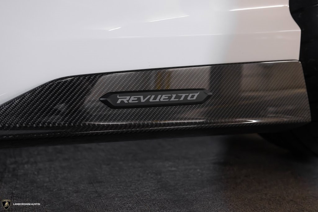 Used 2024 Lamborghini Revuelto image 8