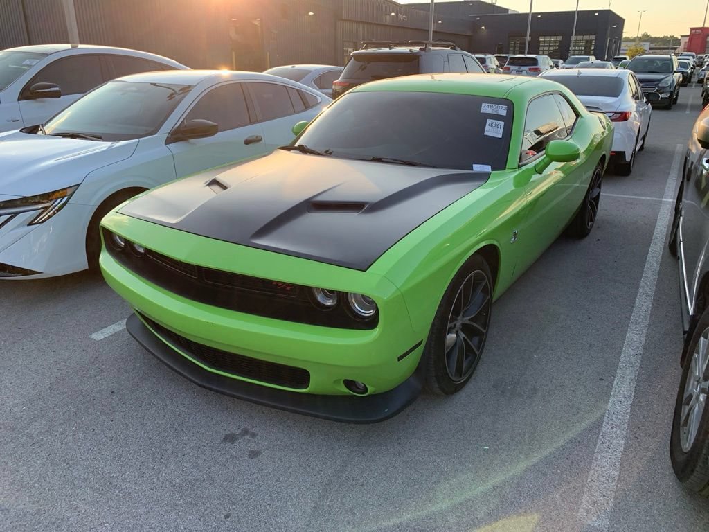 Used 2015 Dodge Challenger R/T Scat Pack RWD image 1