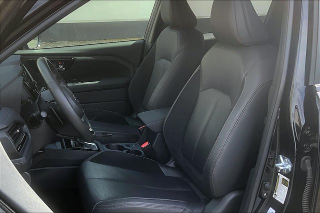 Used 2025 Subaru Forester Touring w/ Popular Package - Touring AWD/4WD image 24