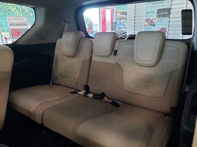 New 2025 Nissan Armada Platinum Reserve image 13