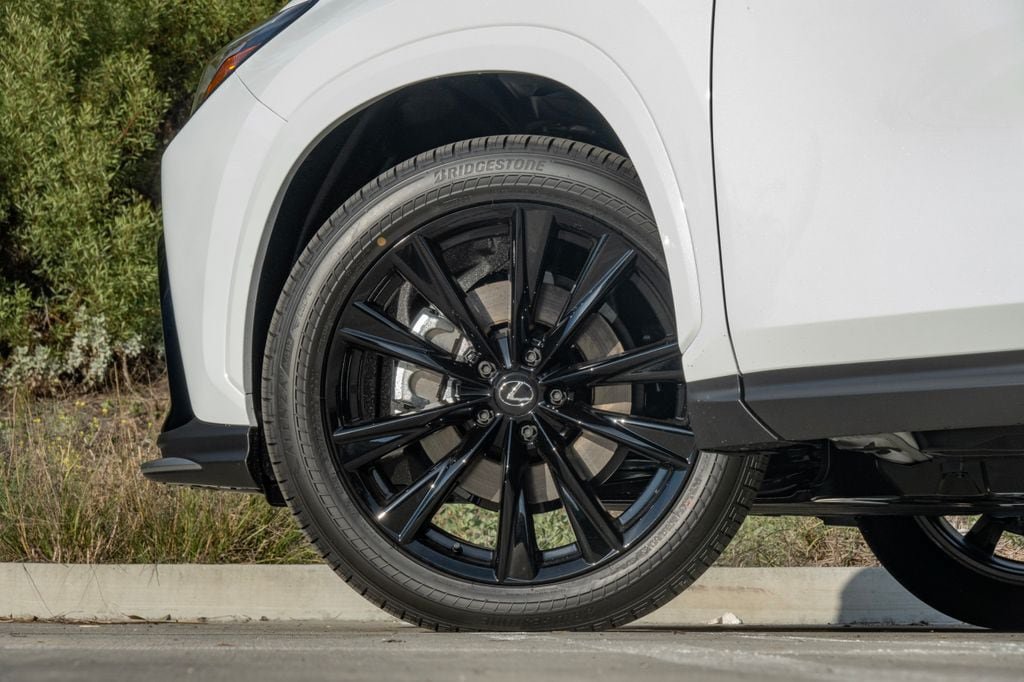 New 2026 Lexus NX 450h+ F Sport AWD/4WD image 7