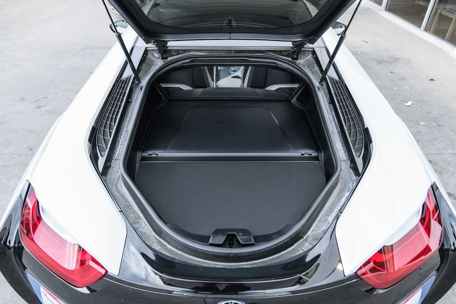 Used 2015 BMW i8 AWD/4WD image 33