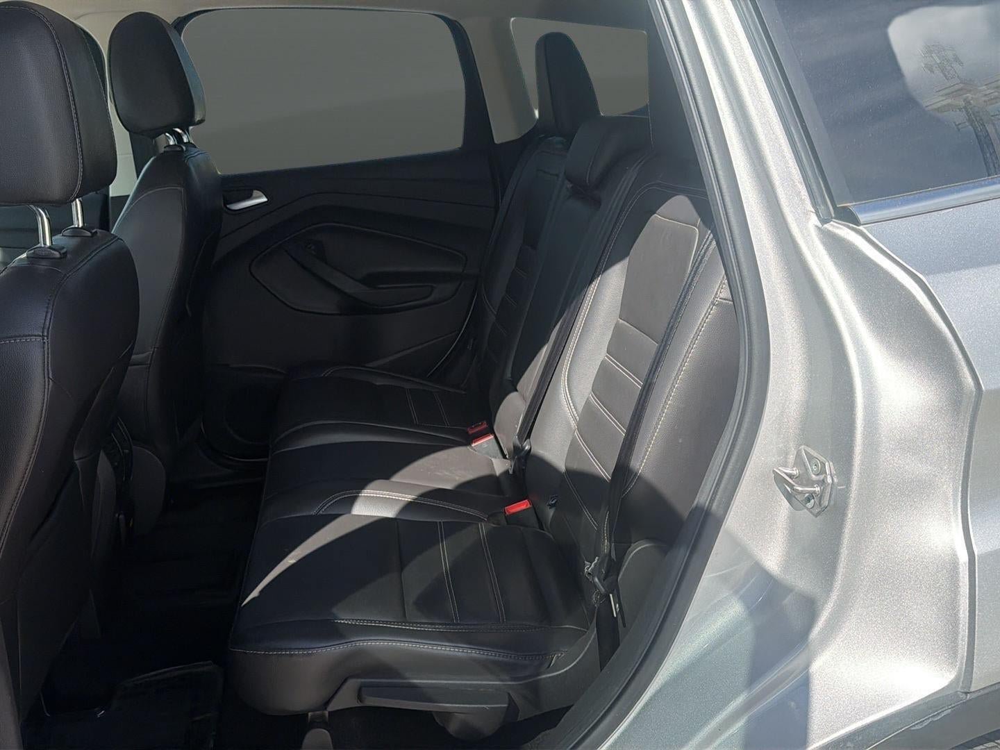 Used 2017 Ford Escape SE w/ SE Leather Comfort Package AWD/4WD image 17