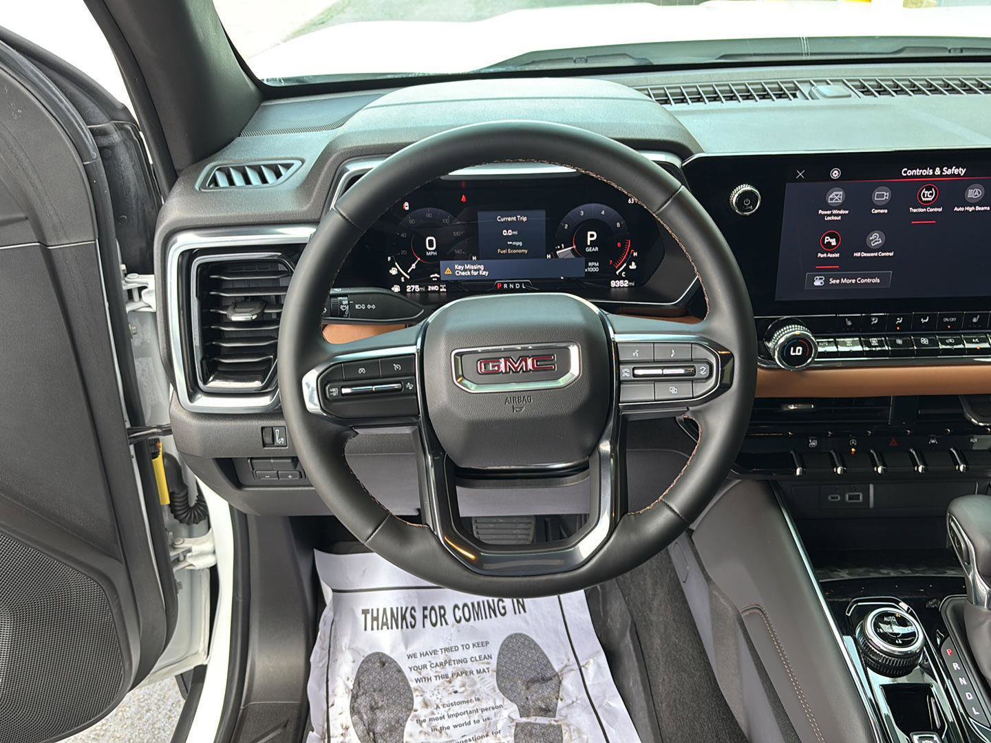 Used 2024 GMC Canyon AT4 w/ Technology Package image 8