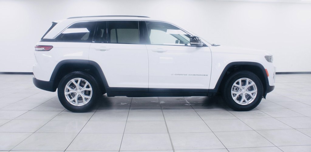 Used 2023 Jeep Grand Cherokee Limited image 4