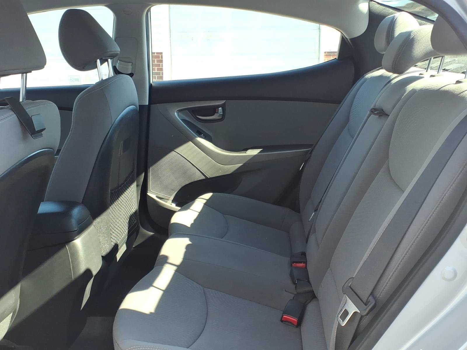 Used 2014 Hyundai Elantra SE FWD image 9