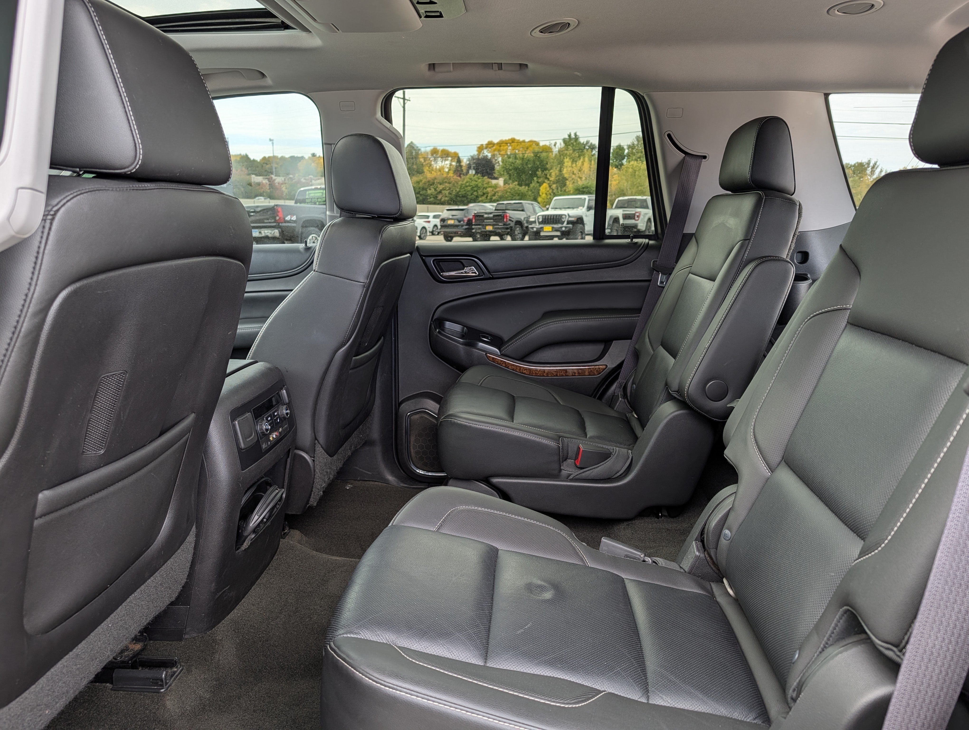 Used 2015 Chevrolet Tahoe LTZ AWD/4WD image 21