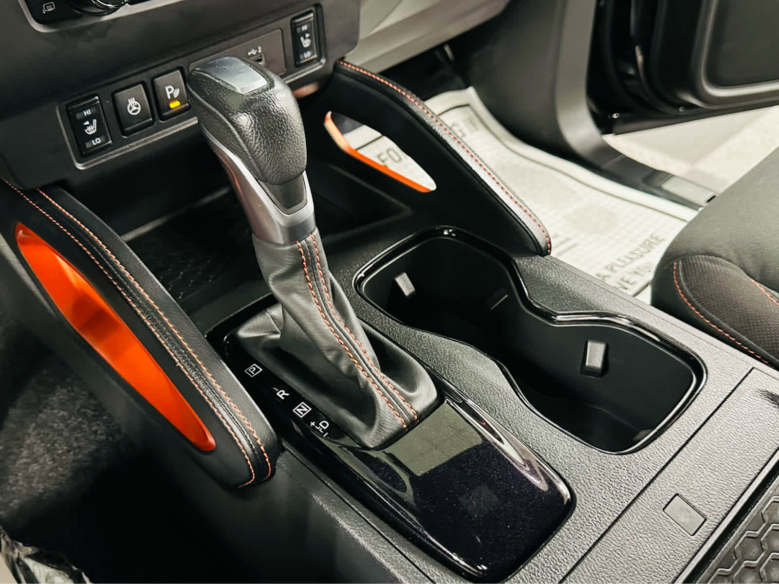 Used 2023 Nissan Frontier PRO-4X w/ Pro Convenience Package image 11