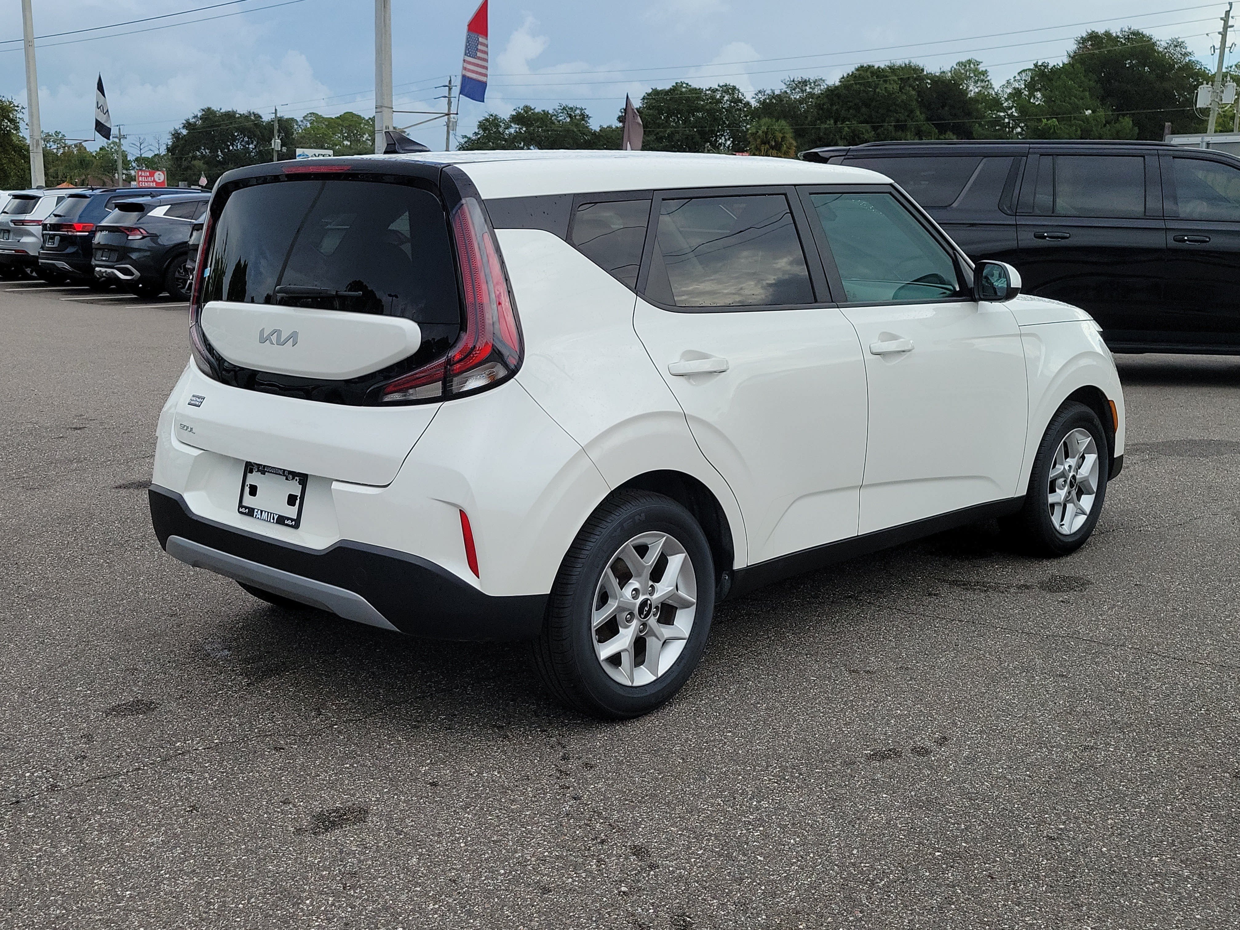 Certified 2024 Kia Soul LX w/ Option Group 015 FWD image 6