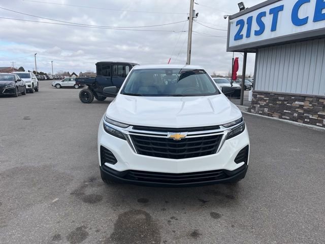 Used 2024 Chevrolet Equinox LS AWD/4WD image 3