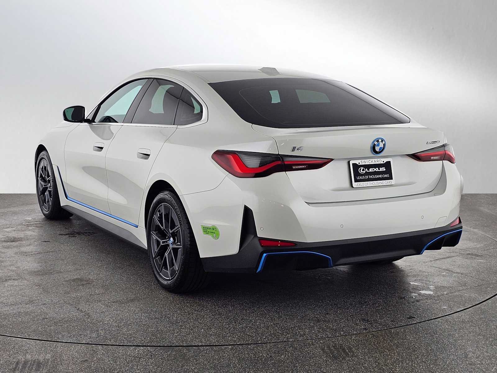 Used 2023 BMW i4 eDrive40 RWD image 5