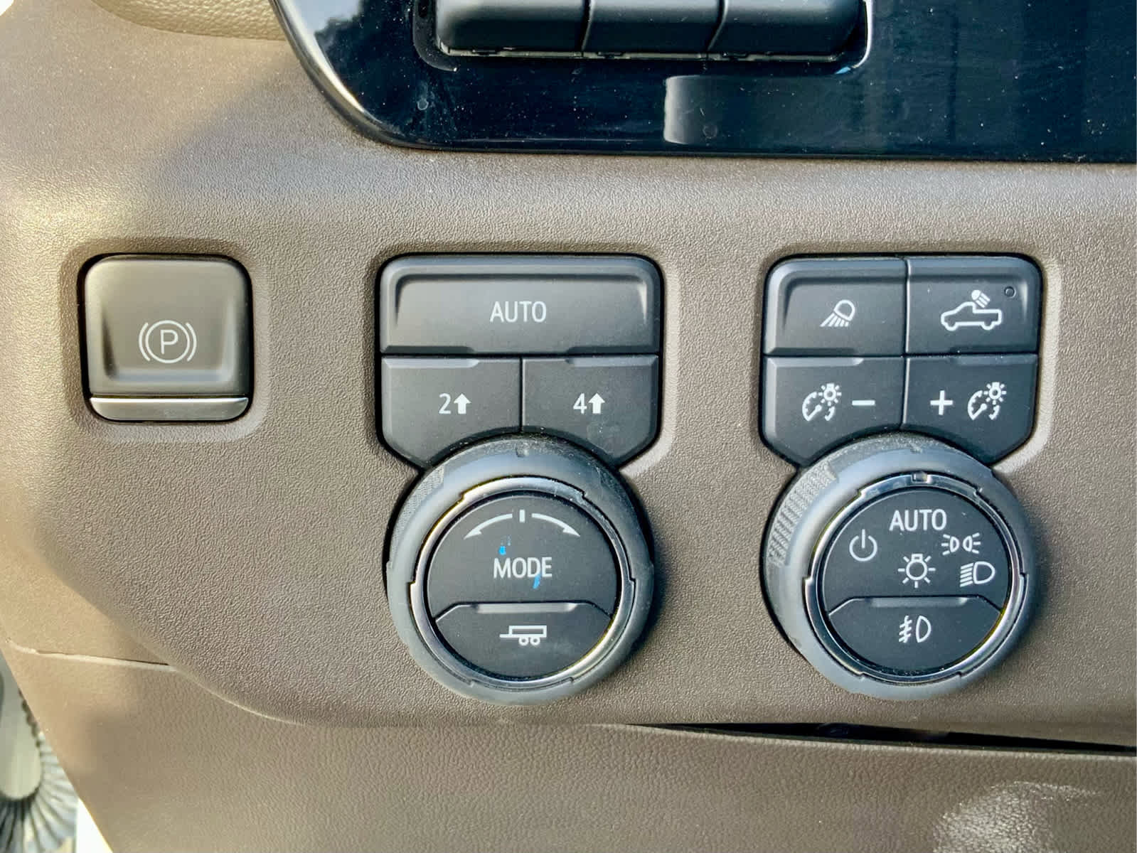 Used 2022 Chevrolet Silverado 1500 LTZ w/ LTZ Premium Package image 56