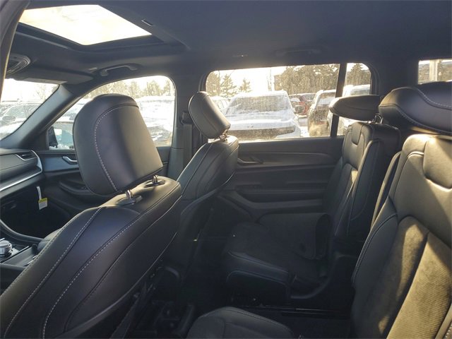 New 2025 Jeep Grand Cherokee L Altitude image 10