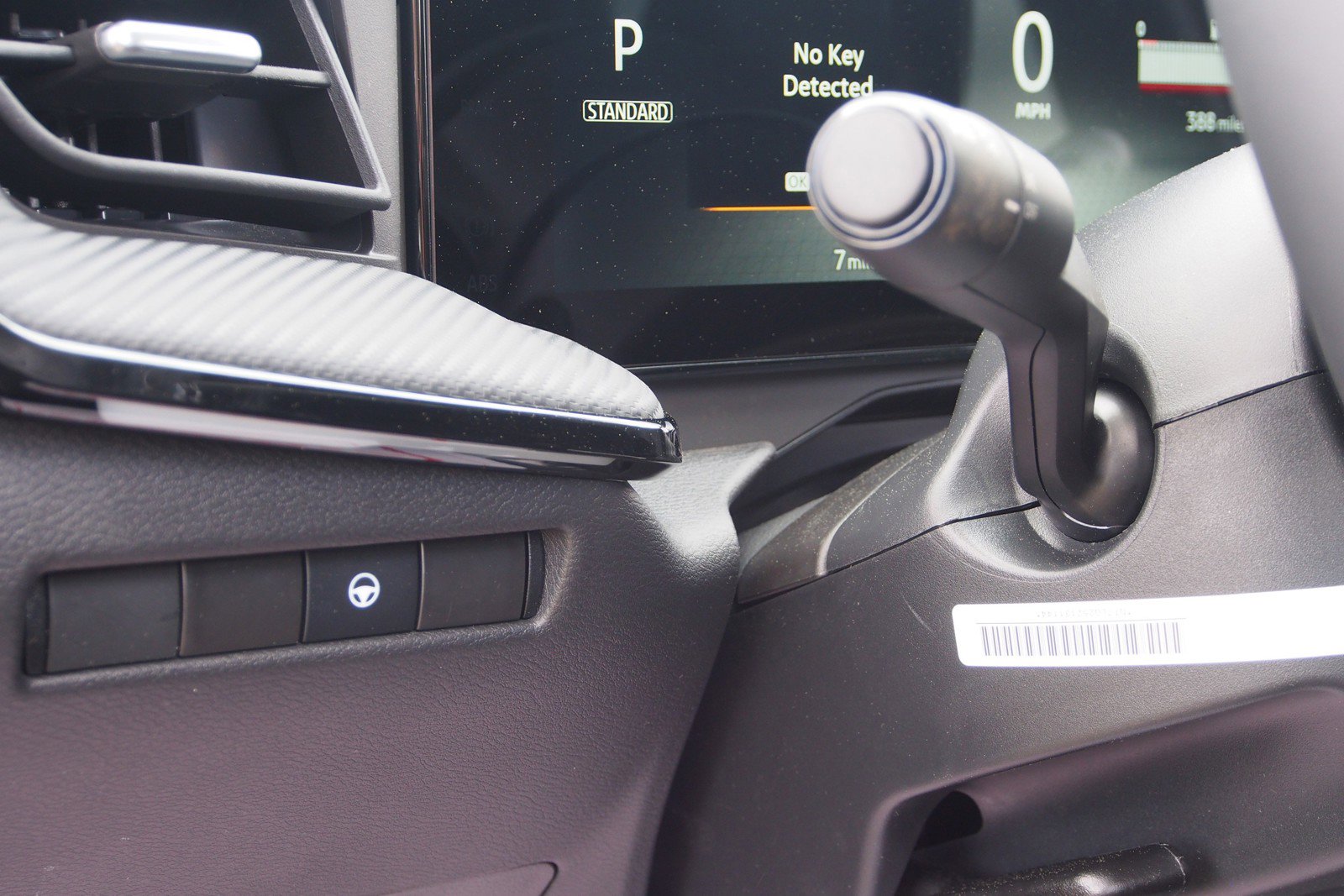 Used 2025 Nissan Kicks SR image 18