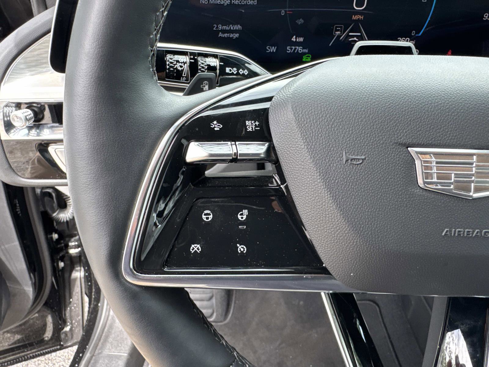 New 2025 Cadillac Lyriq Sport image 31