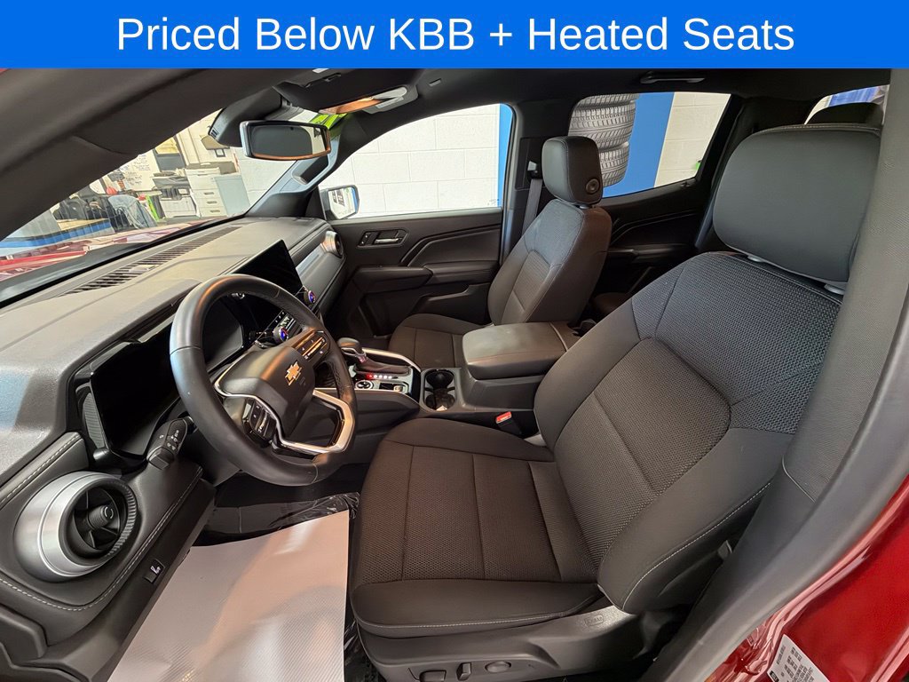 Used 2025 Chevrolet Colorado LT AWD/4WD image 12