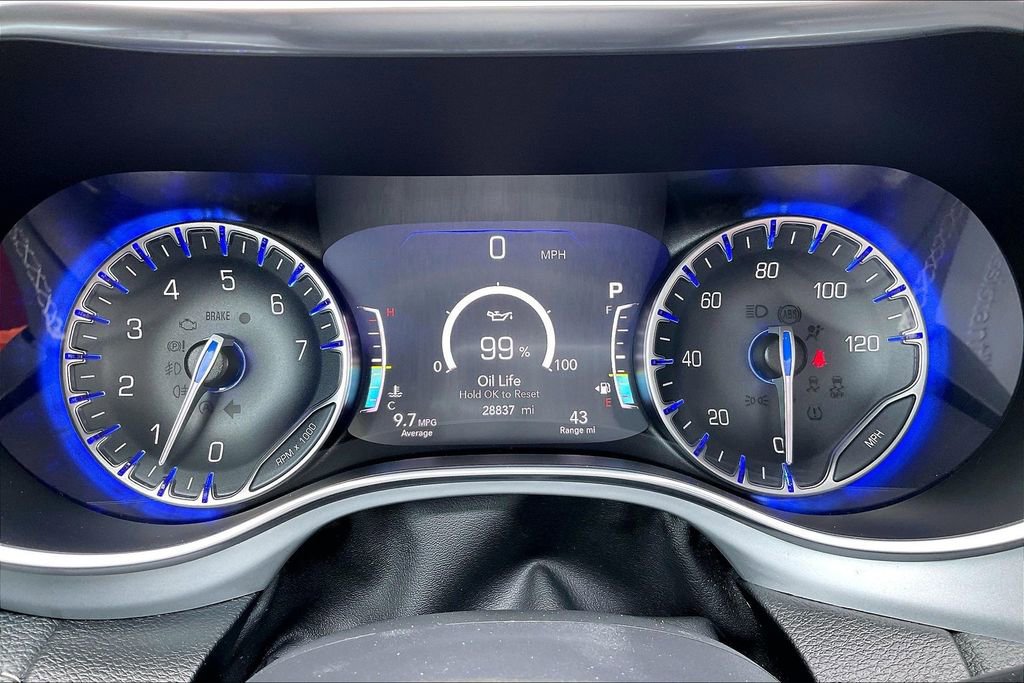 Used 2025 Chrysler Pacifica Limited FWD image 16
