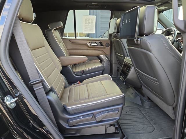 Used 2025 GMC Yukon Denali Ultimate w/ LPO, Floor Liner Package image 40