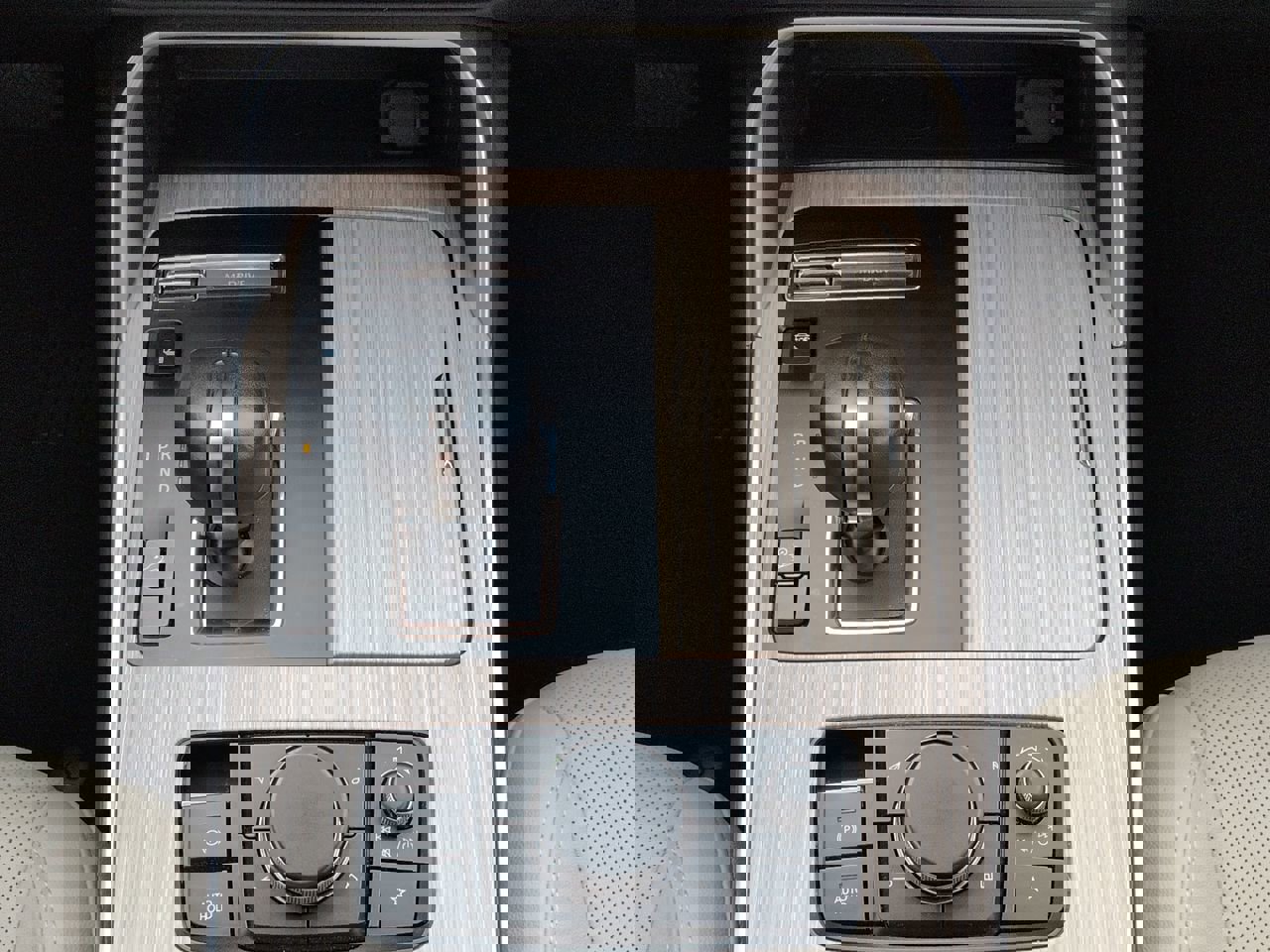 Certified 2025 MAZDA CX-70 Plug-In Hybrid w/ Premium Pkg image 18