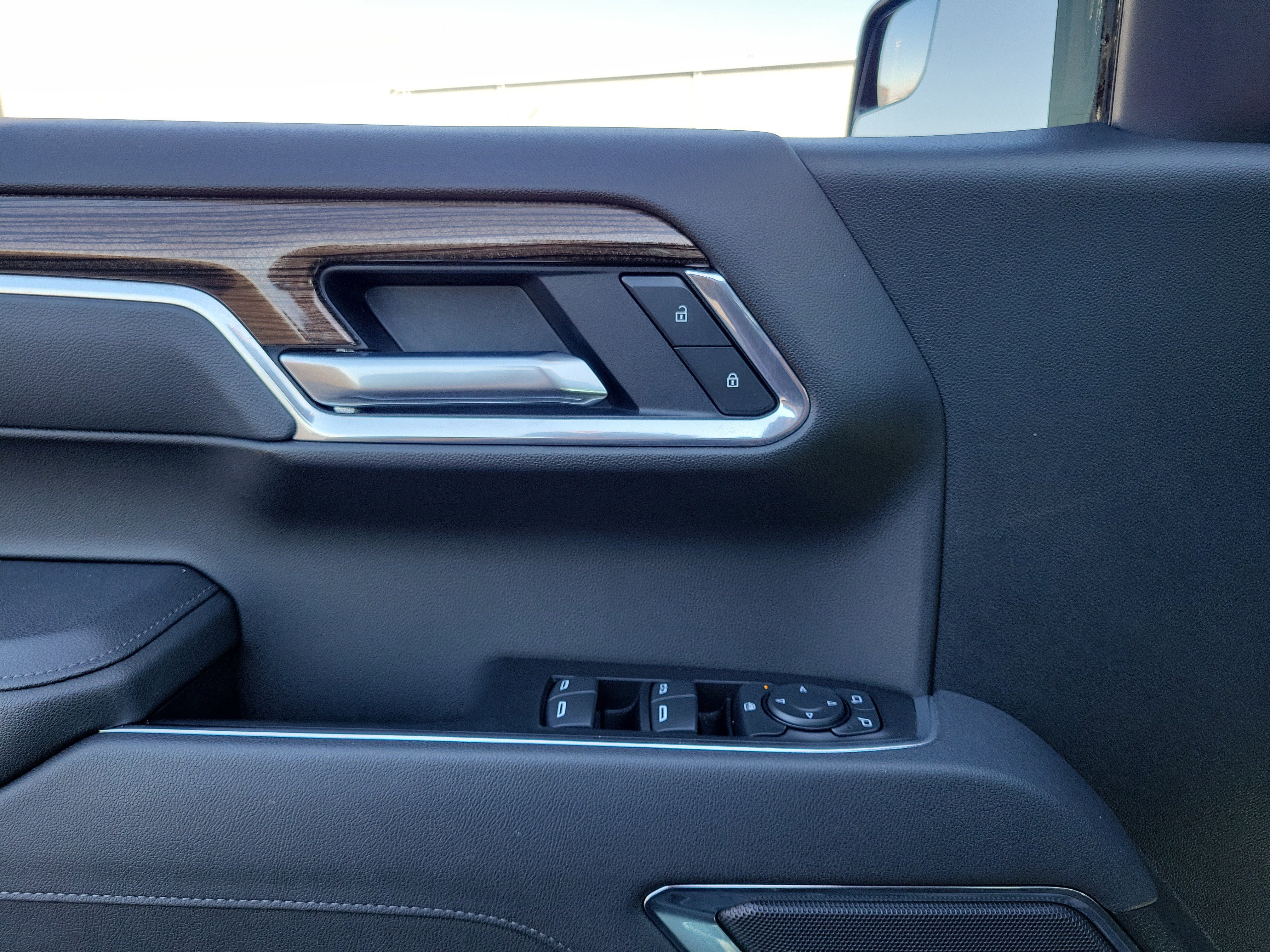 Used 2025 Chevrolet Silverado 1500 LT image 17