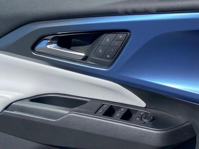 New 2025 Chevrolet Equinox EV LT w/ Convenience Package II image 18