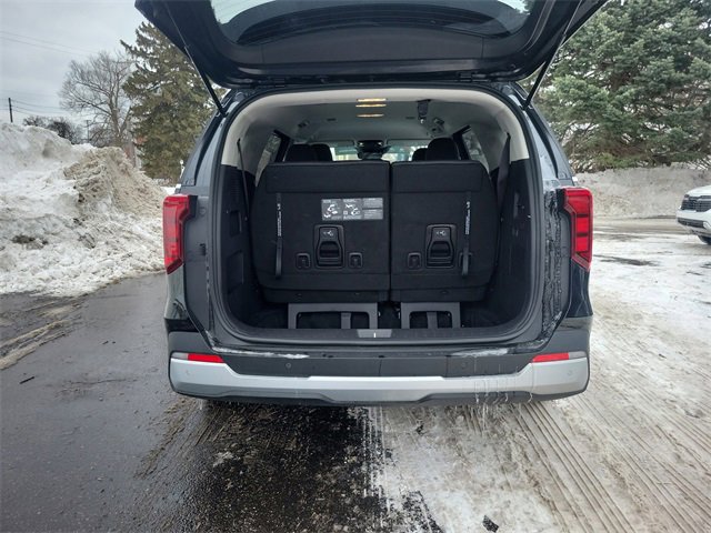 Certified 2025 Kia Carnival LXS image 24