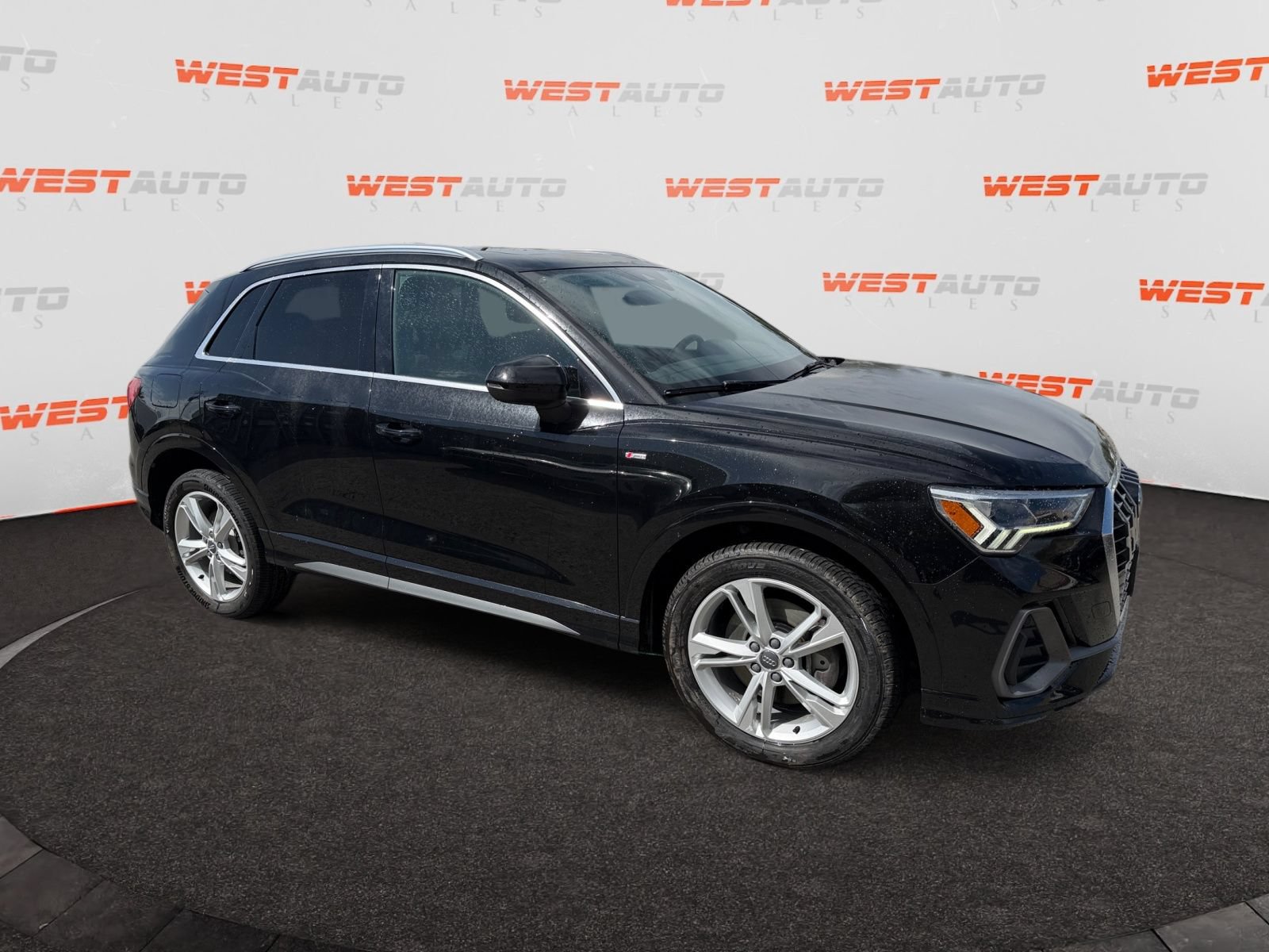 Used 2020 Audi Q3 2.0T Premium Plus w/ Premium Plus Package AWD/4WD image 7