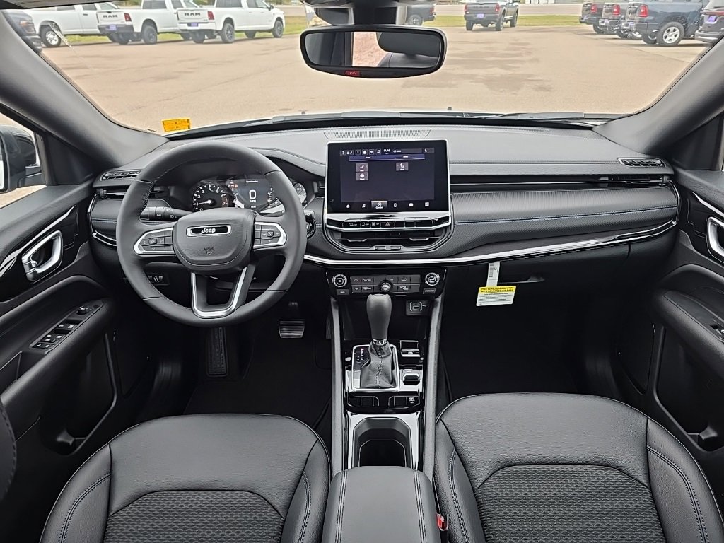 New 2026 Jeep Compass Latitude image 16