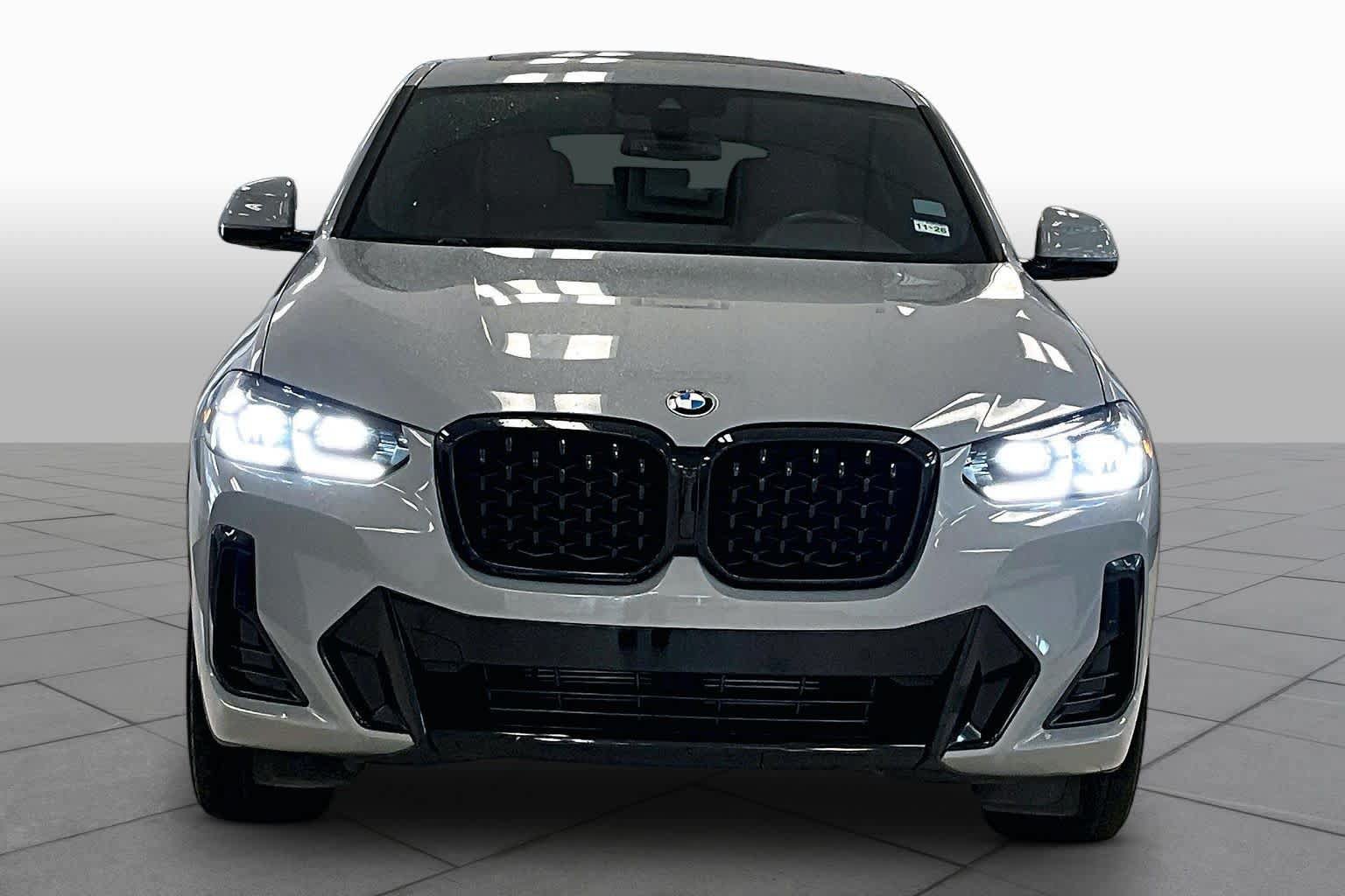 Used 2023 BMW X4 xDrive30i w/ M Sport Package AWD/4WD image 3