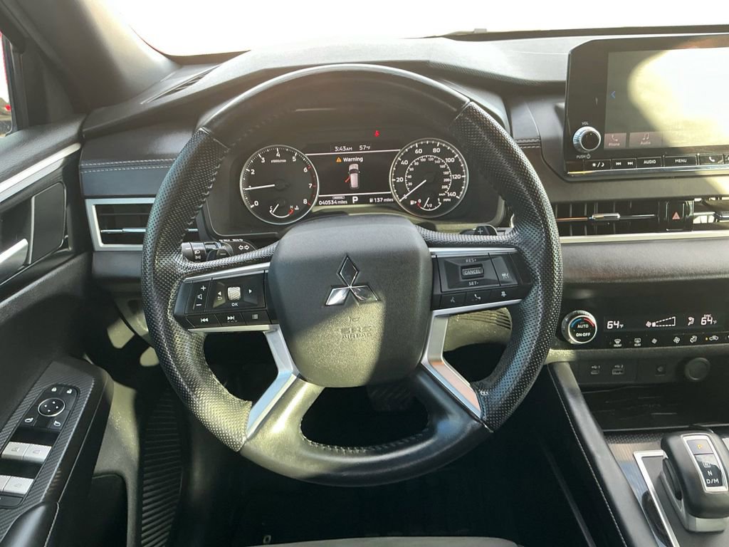 Used 2022 Mitsubishi Outlander SEL Black Edition image 13