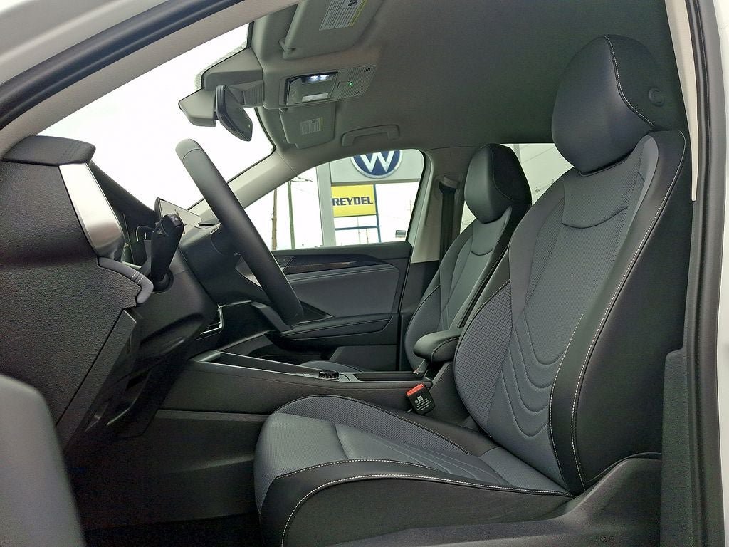 Used 2026 Volkswagen Tiguan SE FWD image 13
