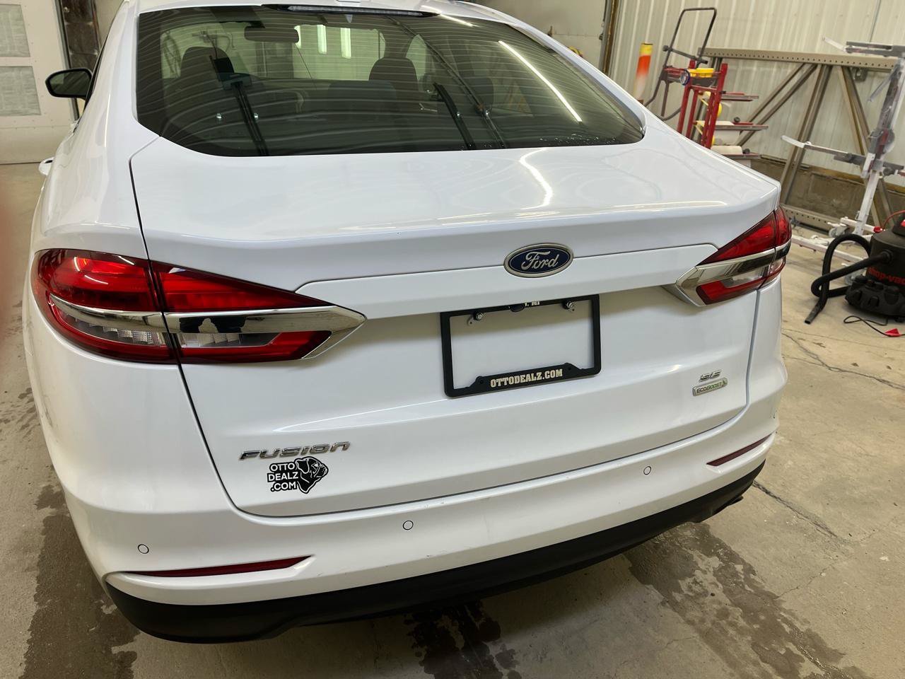 Used 2020 Ford Fusion SE FWD image 4