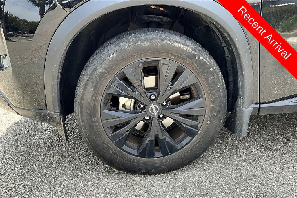 Used 2023 Nissan Rogue SV w/ SV Premium B Package image 8