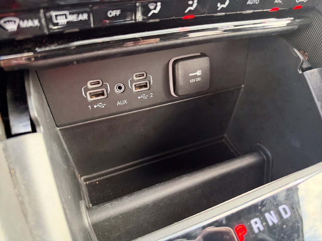 Used 2025 Jeep Grand Cherokee L Laredo RWD image 25