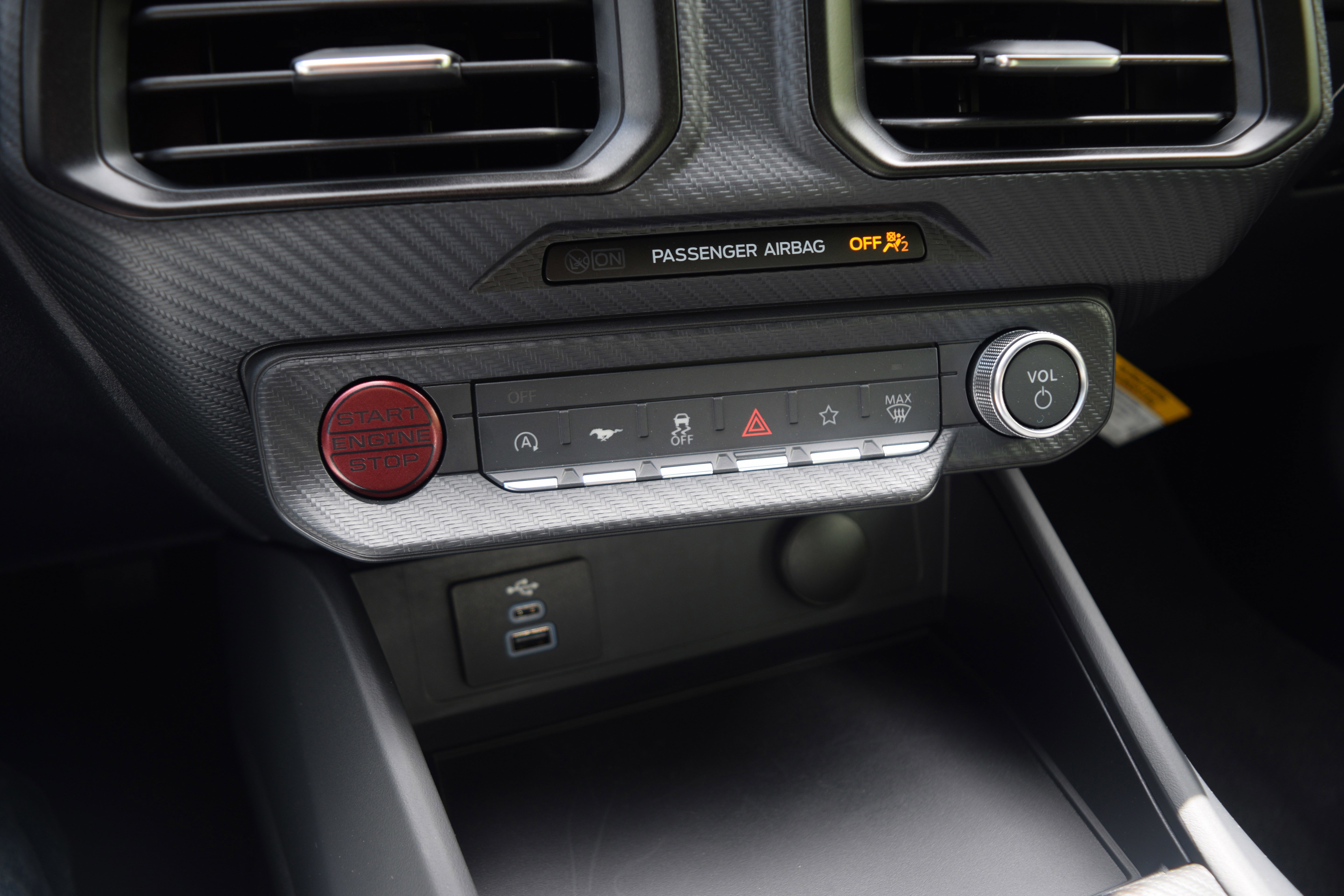 Used 2025 Ford Mustang Coupe RWD image 11