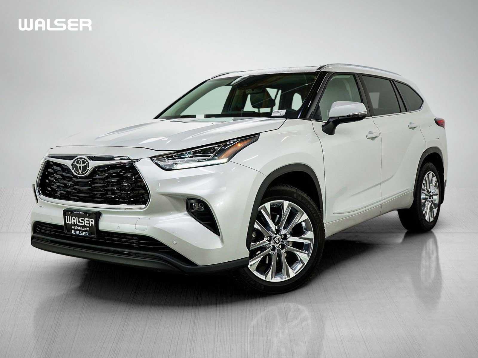 Used 2023 Toyota Highlander Limited AWD/4WD image 1