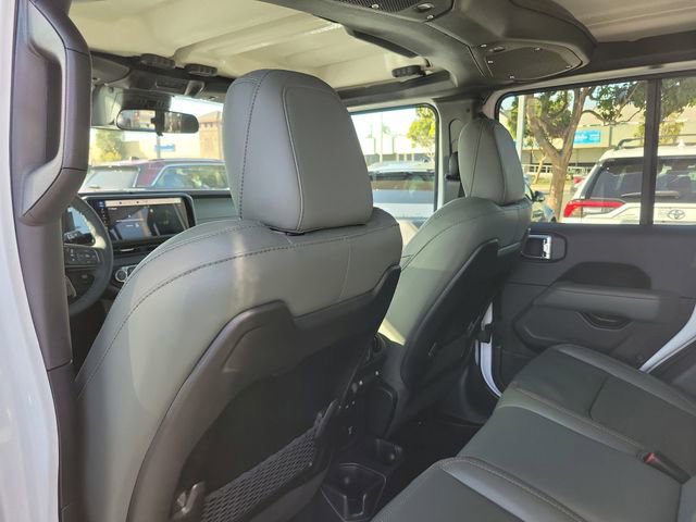 New 2026 Jeep Gladiator Mojave w/ Steel Bumper Group AWD/4WD image 11