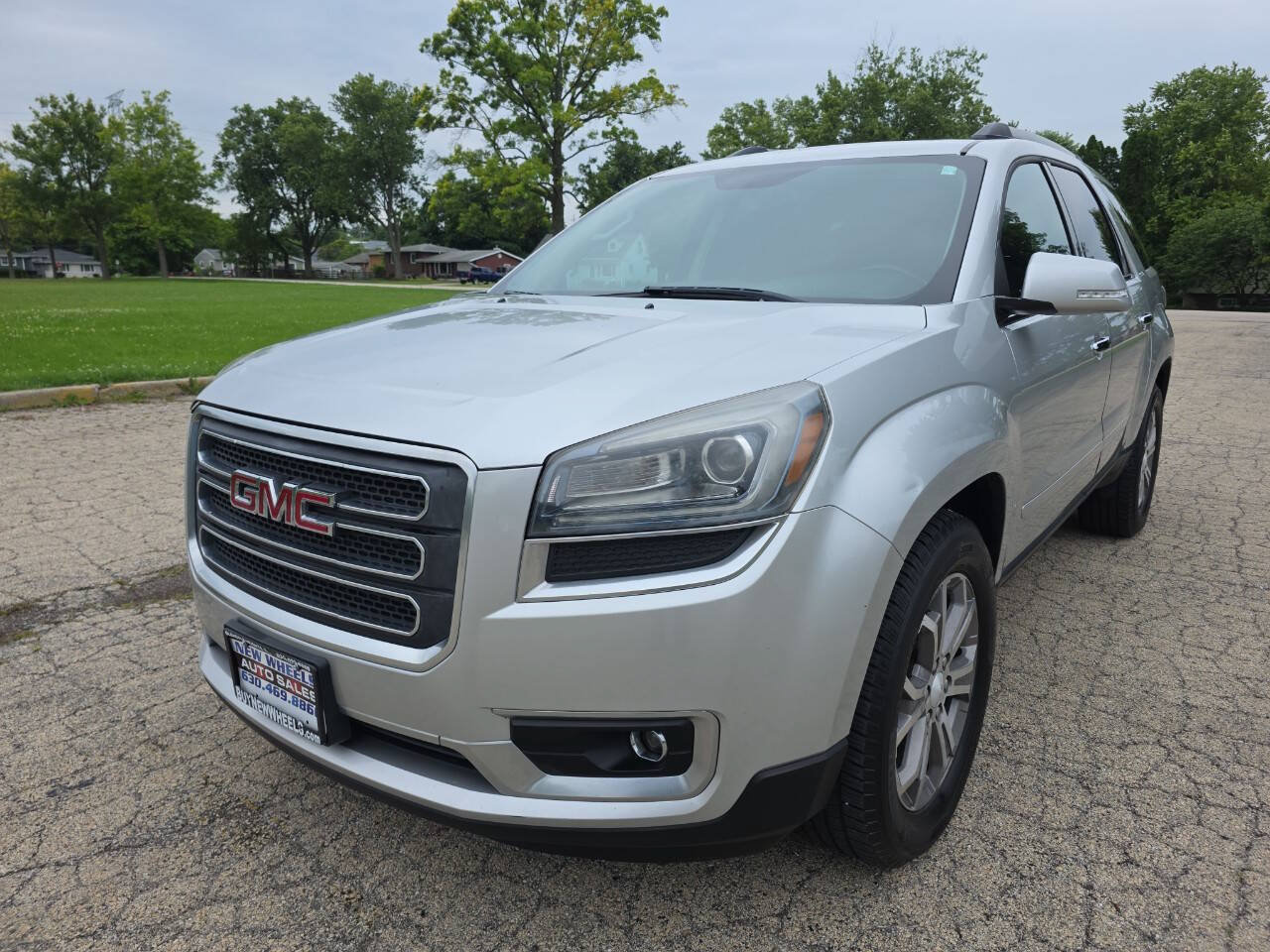 Used 2013 GMC Acadia SLT FWD image 1