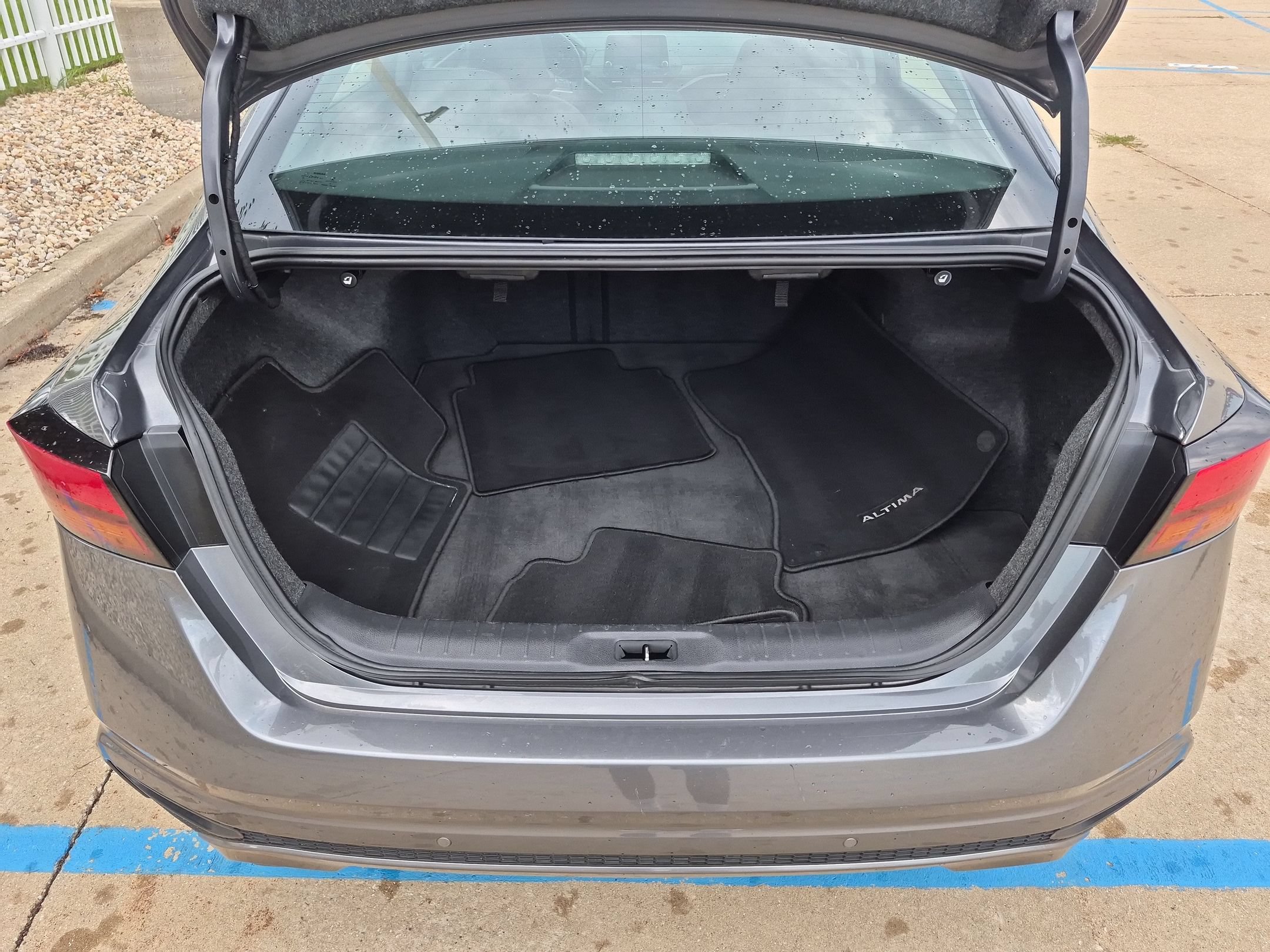 Used 2020 Nissan Altima 2.5 SL FWD image 26