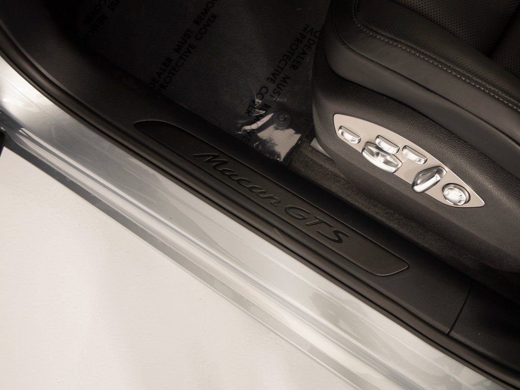 New 2026 Porsche Macan GTS image 16